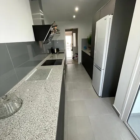 Διαμέρισμα Stunning 2 Bedroom With Full View Of The Sea And Marina , Full Sun *