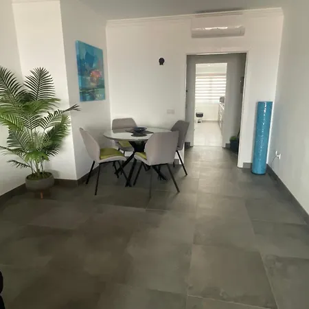 Stunning 2 Bedroom With Full View Of The Sea And Marina , Full Sun Διαμέρισμα *